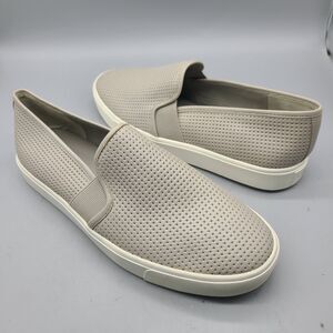 VINCE Blair sz 8 Perforated Leather Sneakers very light gray  white comfort shoe